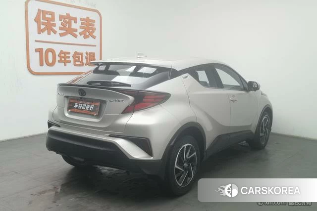 Toyota C-HR 2021 Темно-серый из Китая, фото 6