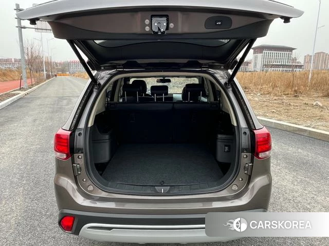 Mitsubishi  Outlander 2020 Коричневый из Китая, фото 6