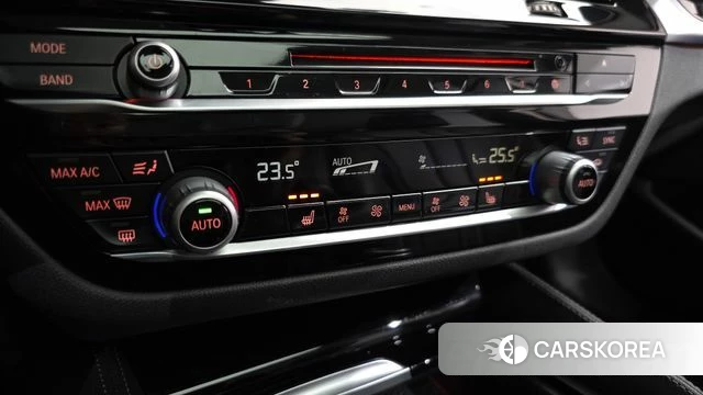 BMW 5 Series (G30) 2018 Белый из Кореи, фото 6