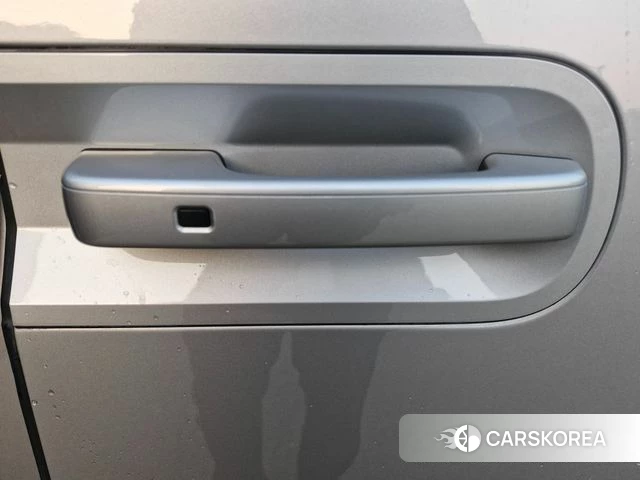 Hyundai Staria 2022 Серебряный из Кореи, фото 6