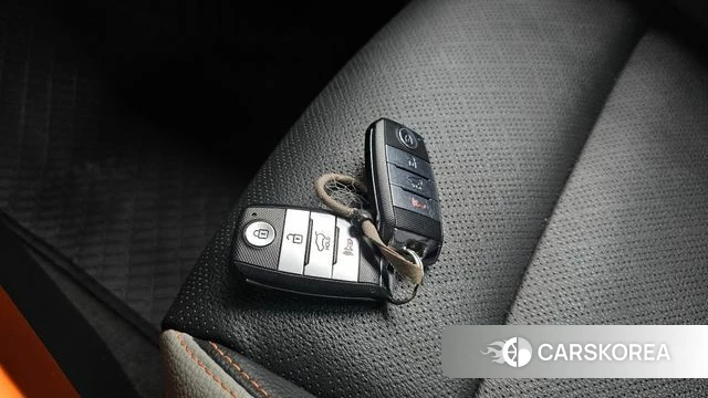 Kia Stonic 2018 Желтый из Кореи, фото 6