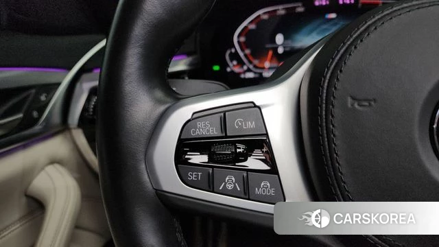 BMW 5 Series (G30) 2022 Белый из Кореи, фото 6