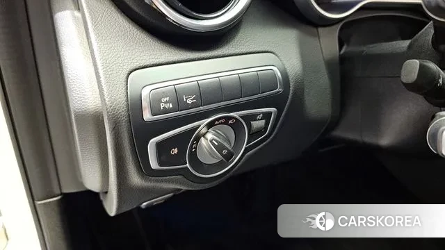 Mercedes-Benz C-Class W205 2018 Белый из Кореи, фото 6