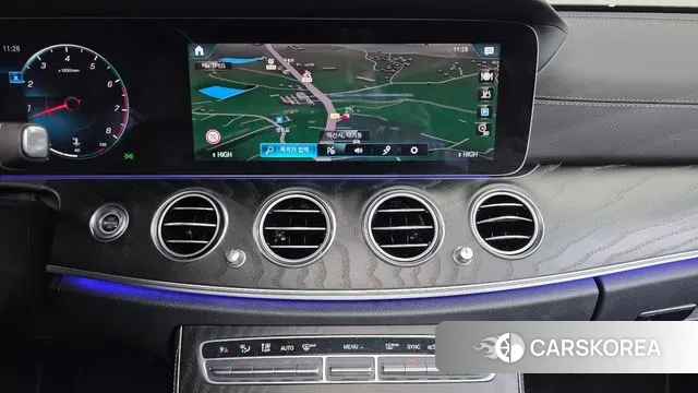 Mercedes-Benz E-Class W213 2023 Белый из Кореи, фото 6