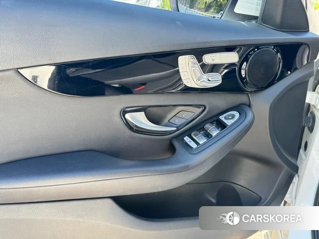Mercedes-Benz C-Class W205 2018 Белый из Кореи, фото 6