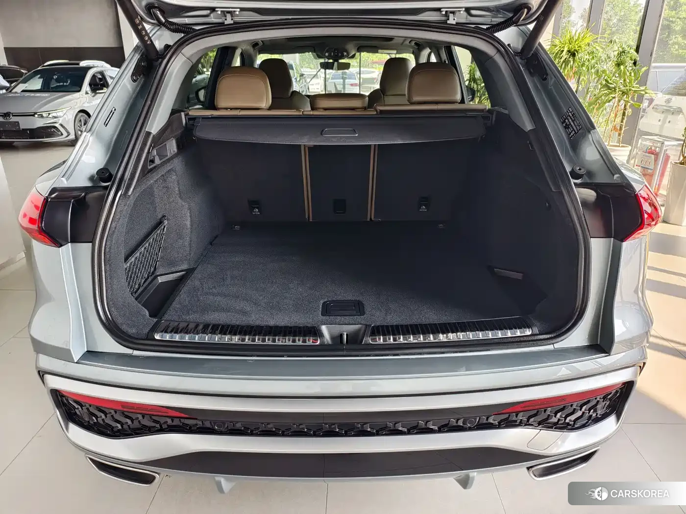 Audi Q5L 2025 Синий из Китая, фото 6