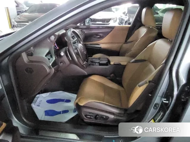 Lexus ES300h 7th generation 2019 Серый из Кореи, фото 6