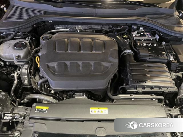 Volkswagen Magotan 2024 Черный из Китая, фото 6
