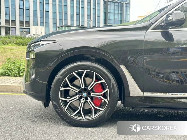 BMW X7 2024 Черный из Китая, фото 6