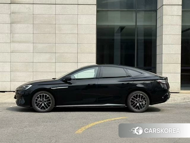 BYD Seal DM 2025 Черный из Китая, фото 6