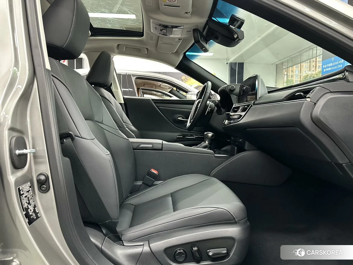 Lexus ES 2021 Темно-серый из Китая, фото 6