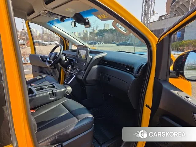 Hyundai Staria 2022 Желтый из Кореи, фото 6