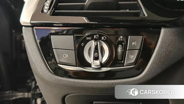 BMW 5 Series (G30) 2023 Черный из Кореи, фото 6