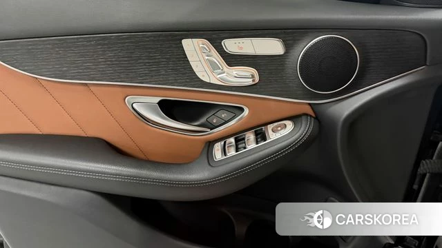Mercedes-Benz GLC-Class X253 2021 Черный из Кореи, фото 6