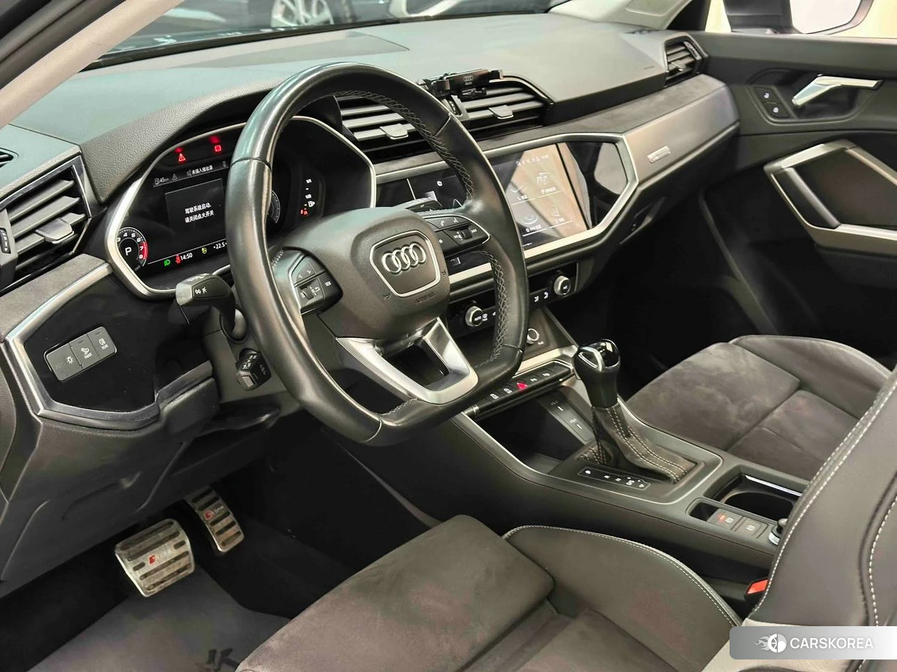 Audi Q3 2021 Темно-серый из Китая, фото 6