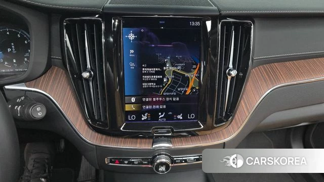 Volvo XC60 second Generation 2021 Белый из Кореи, фото 6