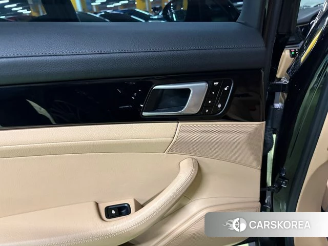 Porsche Panamera (971) 2018 Черный из Кореи, фото 6