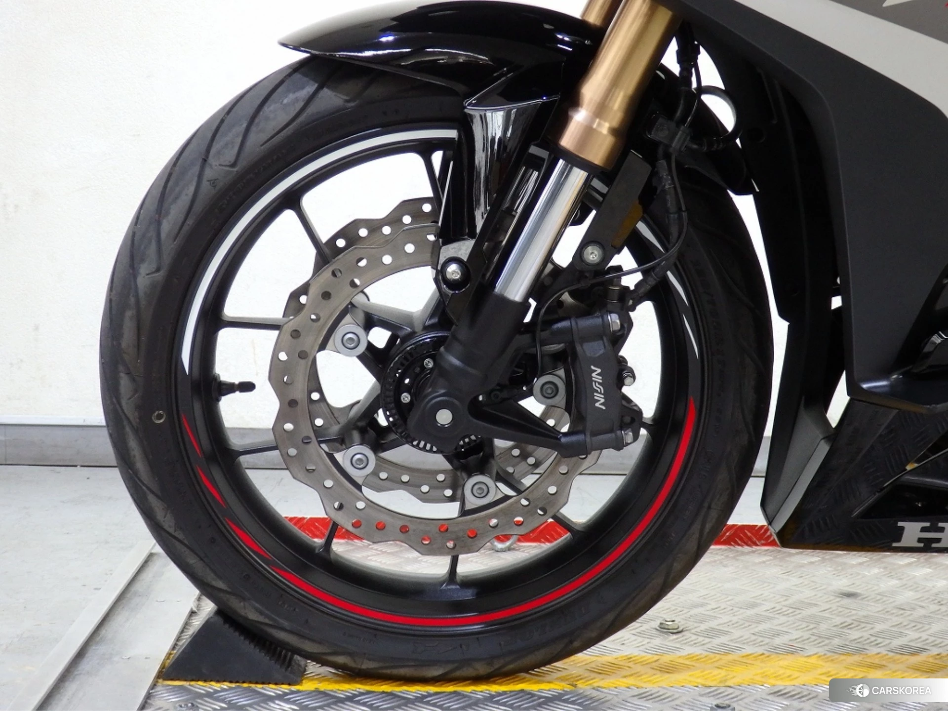 Honda CBR400R ABS id 3947850 из Японии 6