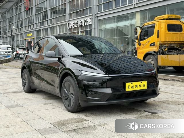Tesla Model Y 2026 Черный из Китая, фото 6