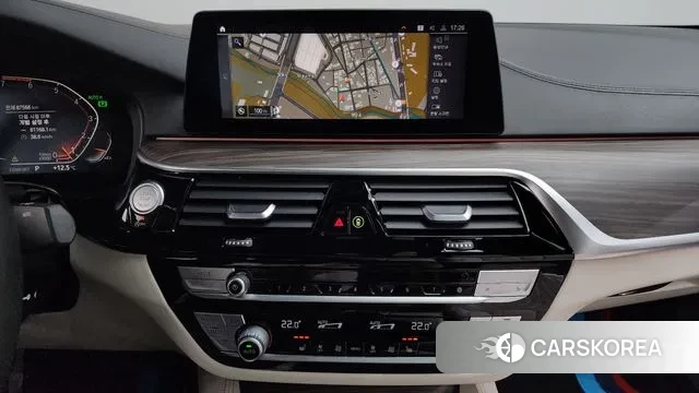 BMW 5 Series (G30) 2020 Белый из Кореи, фото 6