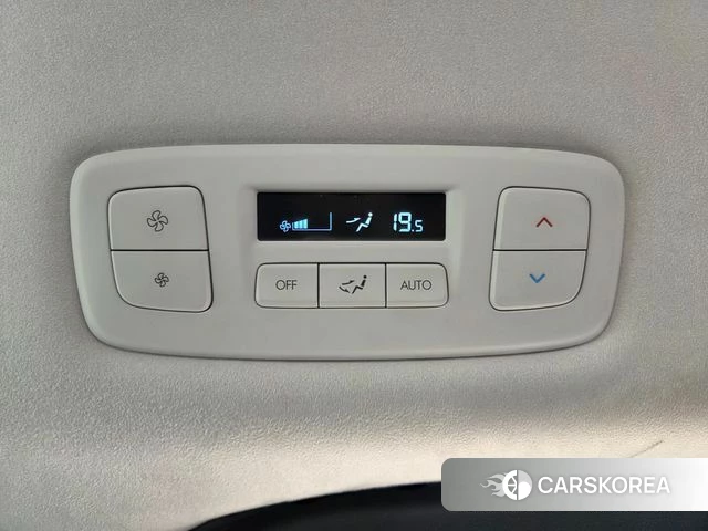 Hyundai Staria 2023 Белый из Кореи, фото 6