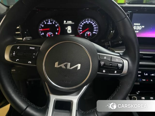Kia K5 3rd generation 2023 Серый из Кореи, фото 6