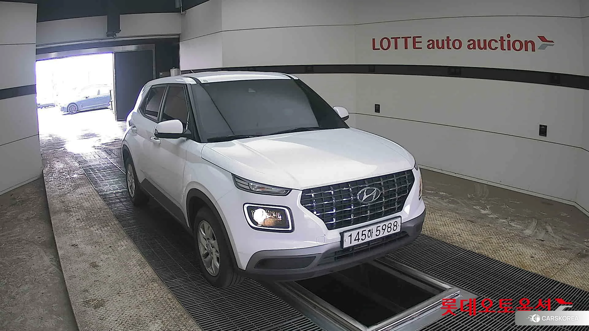 Hyundai Venue 2020 Polar White из Кореи, фото 6