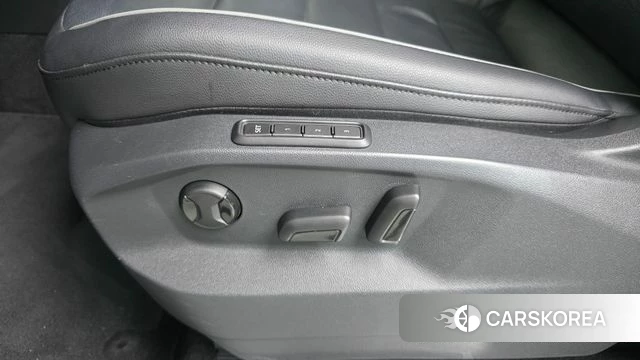 Volkswagen Tiguan second Generation 2022 Белый из Кореи, фото 6