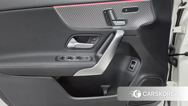 Mercedes-Benz A-Class W177 2024 Белый из Кореи, фото 6