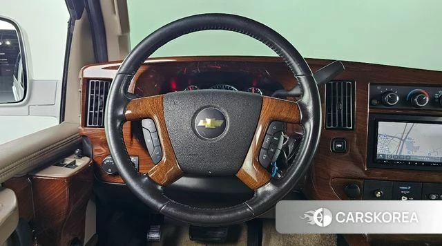 Chevrolet Express Van 2018 Белый из Кореи, фото 6