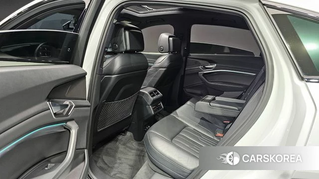 Audi e-Tron 2021 Белый из Кореи, фото 6