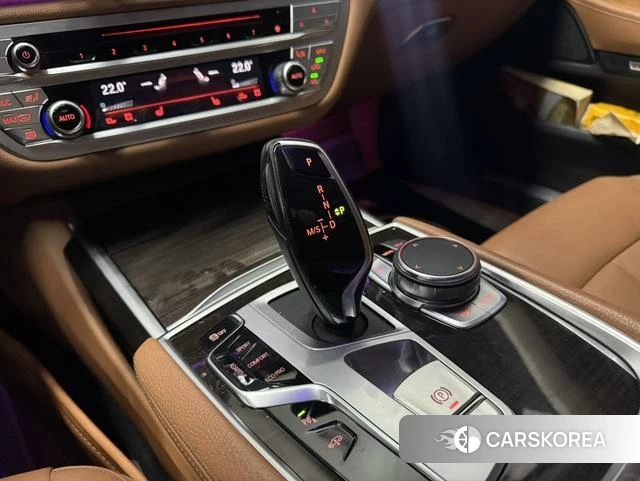 BMW 7 series 2018 Черный из Китая, фото 6