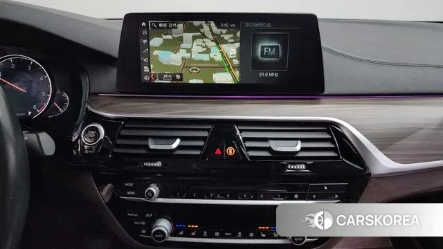 BMW 5 Series (G30) 2018 Белый из Кореи, фото 6