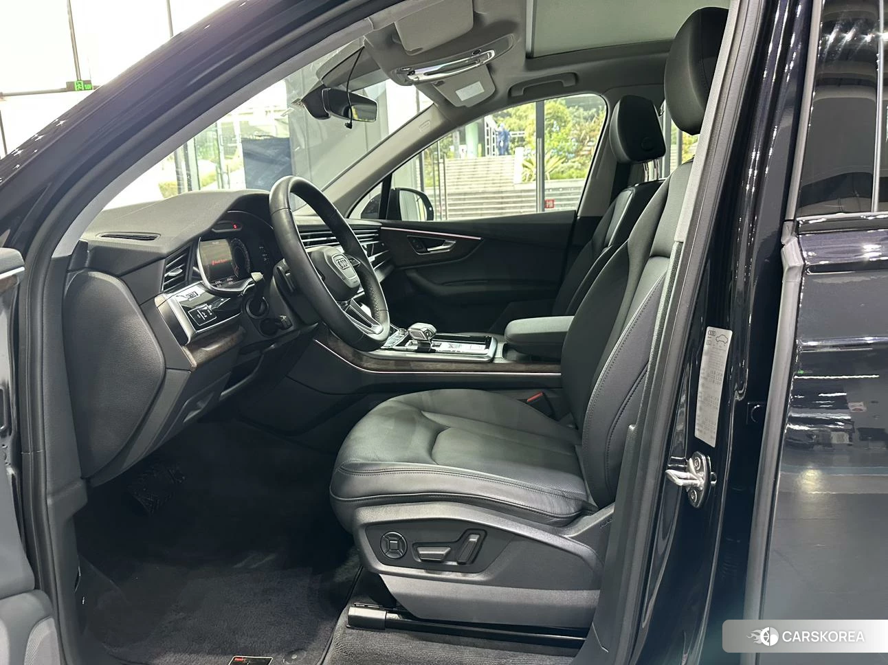 Audi Q7 2020 Черный из Китая, фото 6