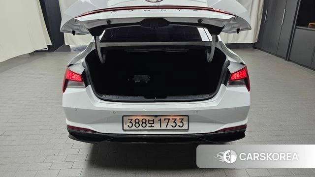 Hyundai Avante Hybrid (CN7) 2023 Белый из Кореи, фото 6
