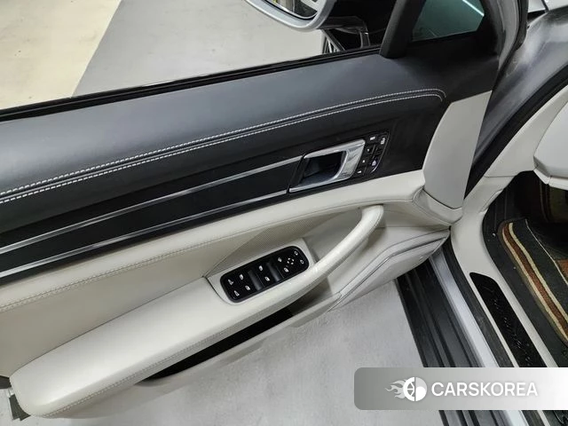 Porsche Panamera (971) 2021 Серебряный из Кореи, фото 6