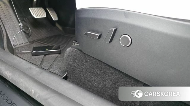 Tesla Model Y 2023 Черный из Кореи, фото 6
