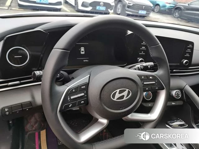 Hyundai Elantra 2024 Белый из Китая, фото 6