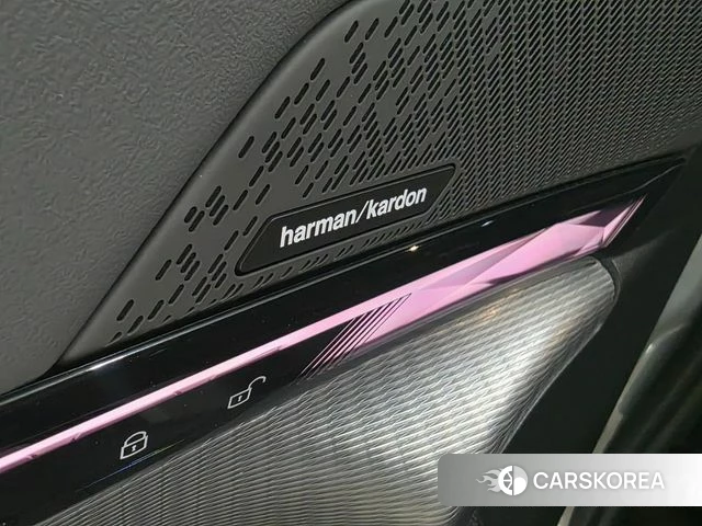 BMW 5 Series (G60) 2024 Серебристо-серый из Кореи, фото 6