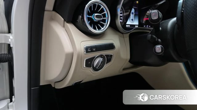 Mercedes-Benz C-Class W205 2018 Белый из Кореи, фото 6