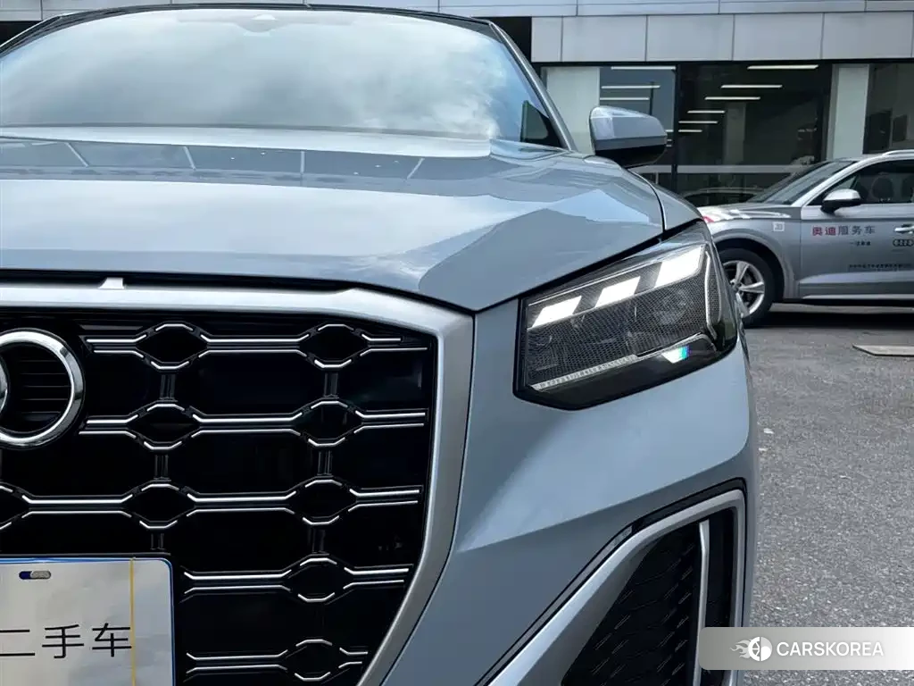 Audi Q2L 2024 Silver/gray из Китая, фото 6