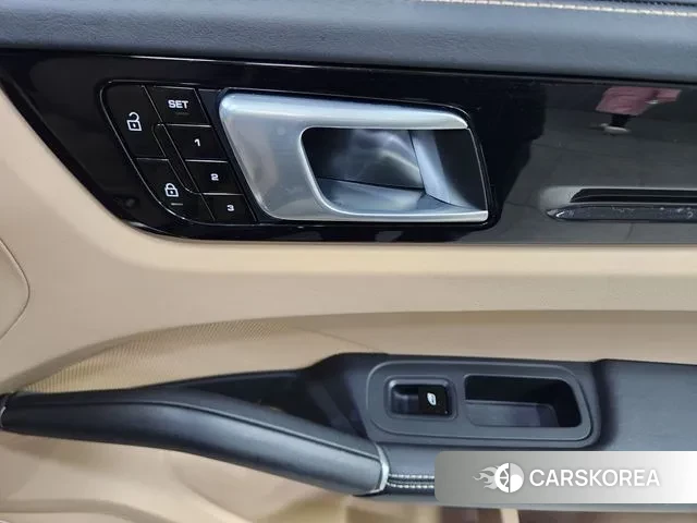 Porsche Cayenne (PO536) 2020 Черный из Кореи, фото 6