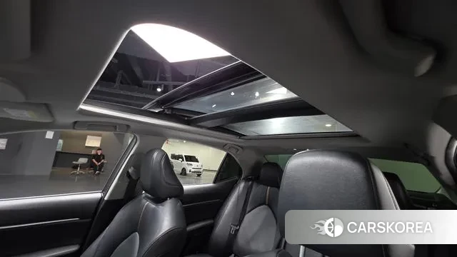 Toyota Camry (XV70) 2018 Белый из Кореи, фото 6