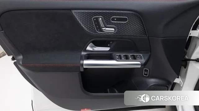 Mercedes-Benz GLA - Class H247 2025 Белый из Кореи, фото 6