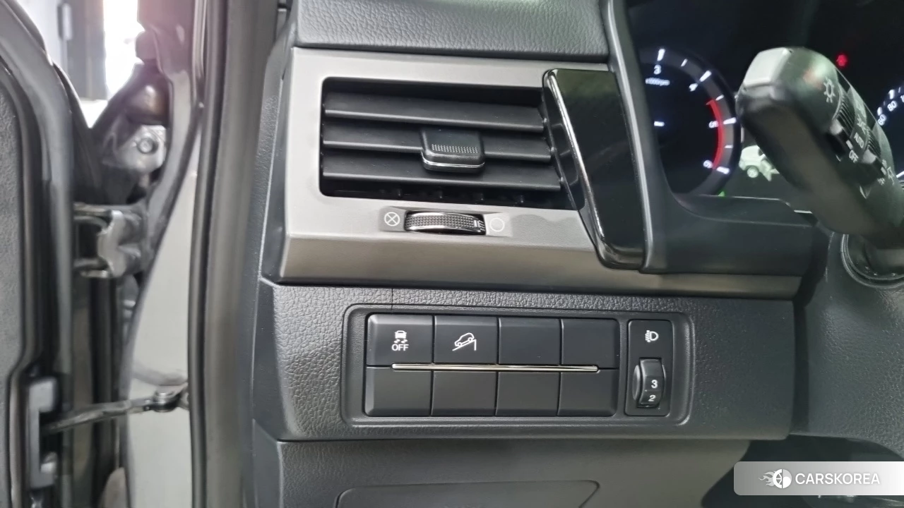 Ssangyong The New Rexton Sports Cannes 2021 Серый из Кореи, фото 6