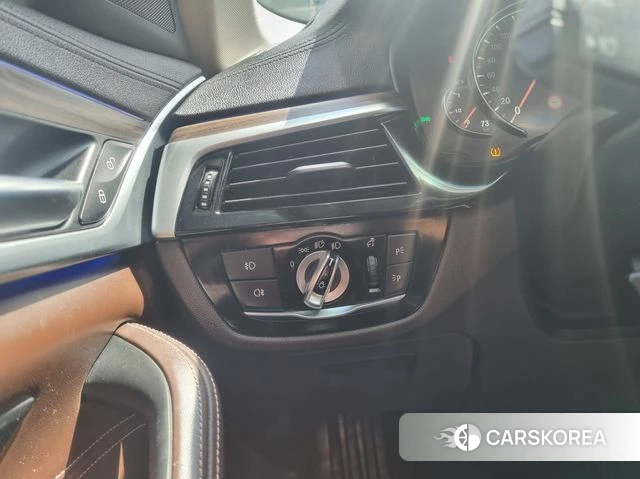 BMW 5 Series (G30) 2018 Синий из Кореи, фото 6