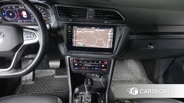 Volkswagen Tiguan second Generation 2022 Белый из Кореи, фото 6