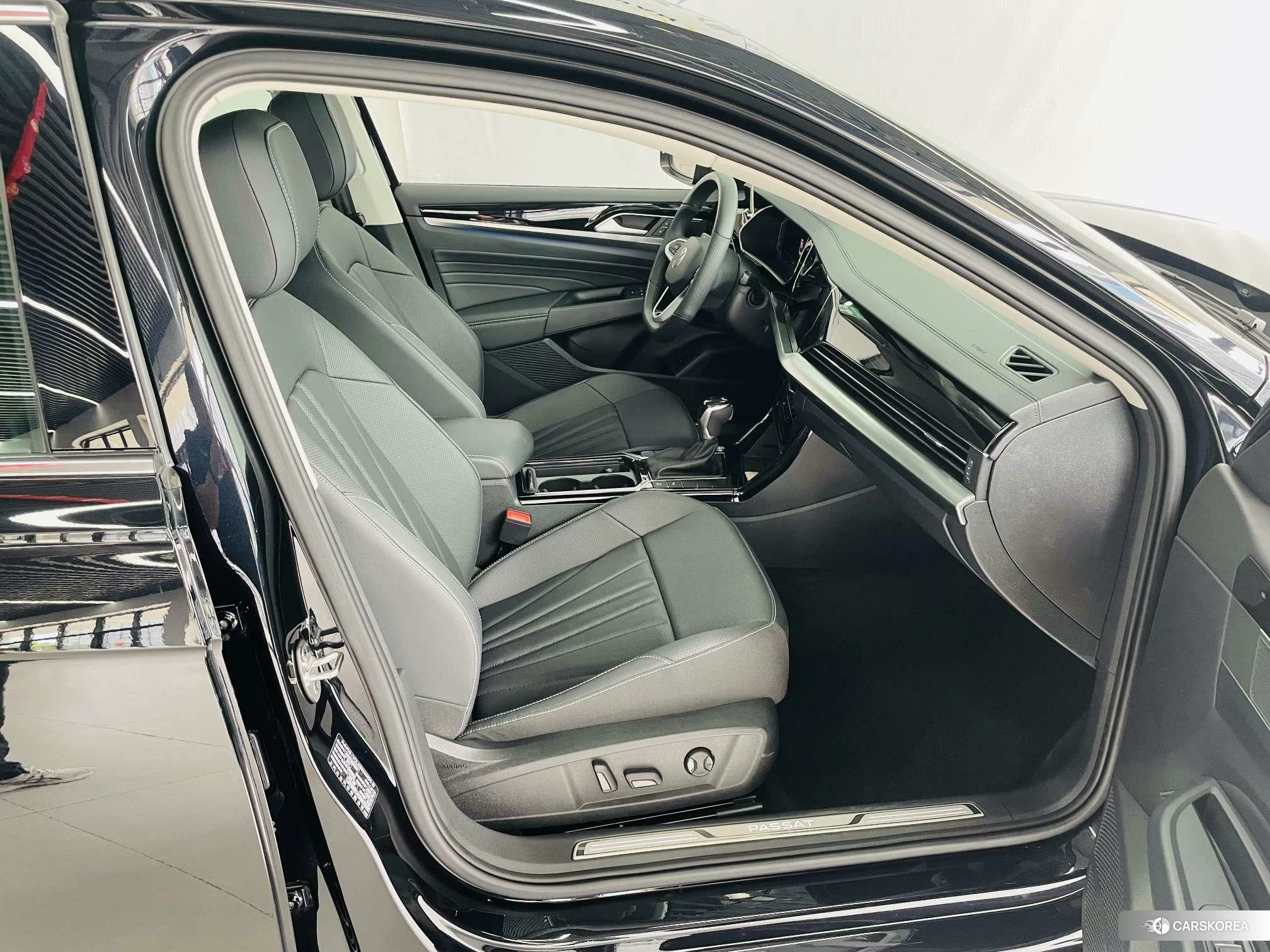 Volkswagen Passat 2024 Черный из Китая, фото 6