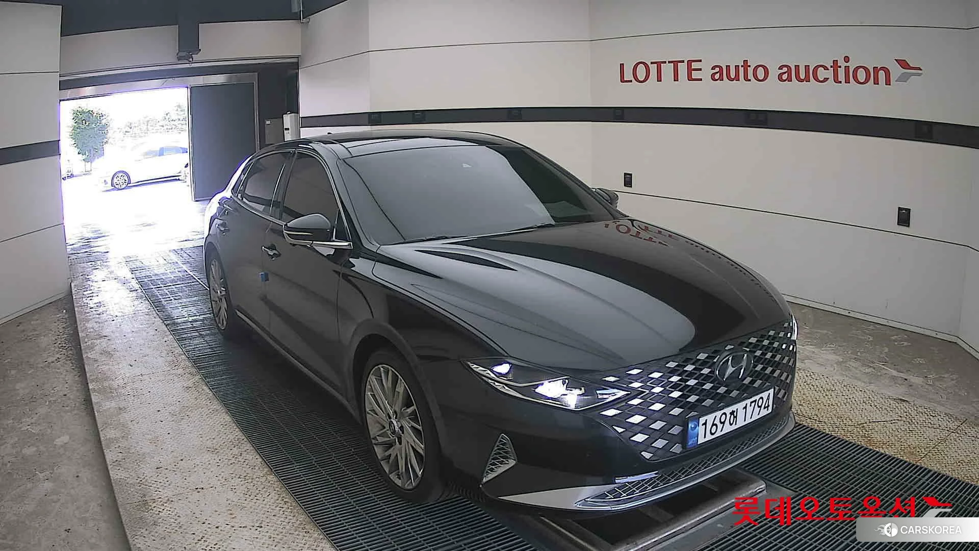 Hyundai Grandeur 2022 Midnight Black Pearl из Кореи, фото 6