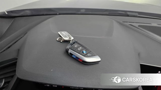 BMW 1 Series (F40) 2022 Серебристо-серый из Кореи, фото 6